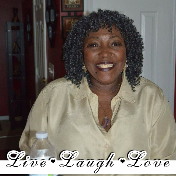 Meet your Posher, Connie - Picture 1 of 1